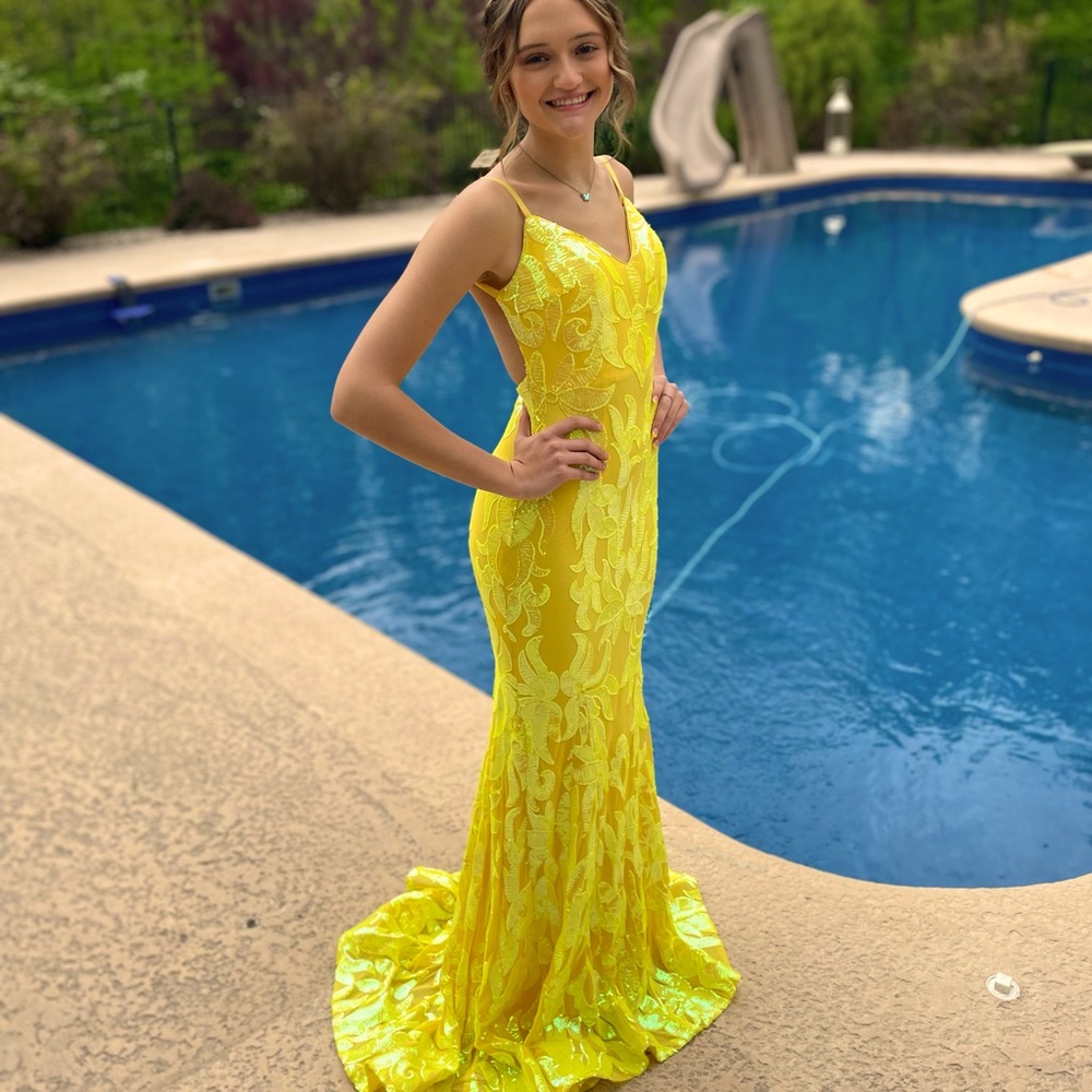 Jovani prom size 0 yellow item number 07784 excellent used worn a few hours